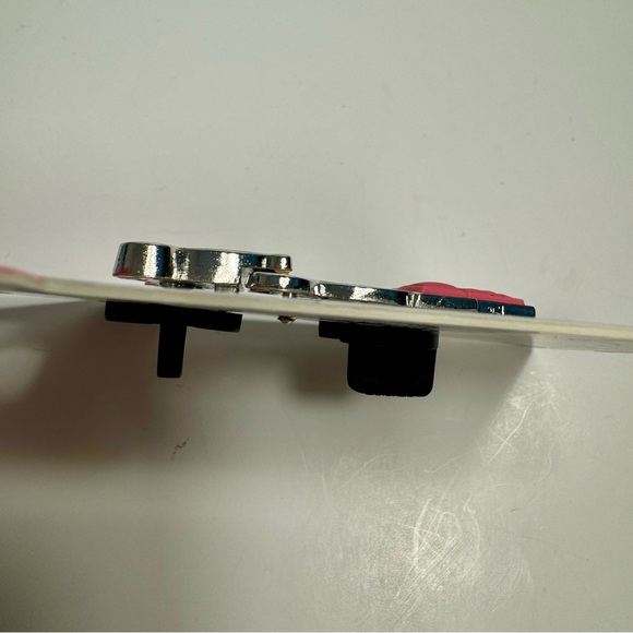 (Sold)NWT. Disney Pin Character Scoops - LE Winnie The Pooh And Tigger ice cream - Picture 7 of 9